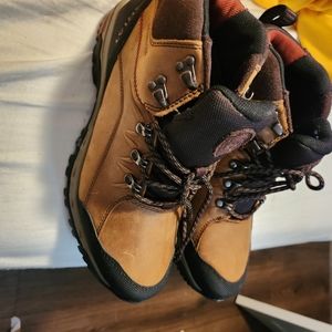 Boots water resistant  brand new
